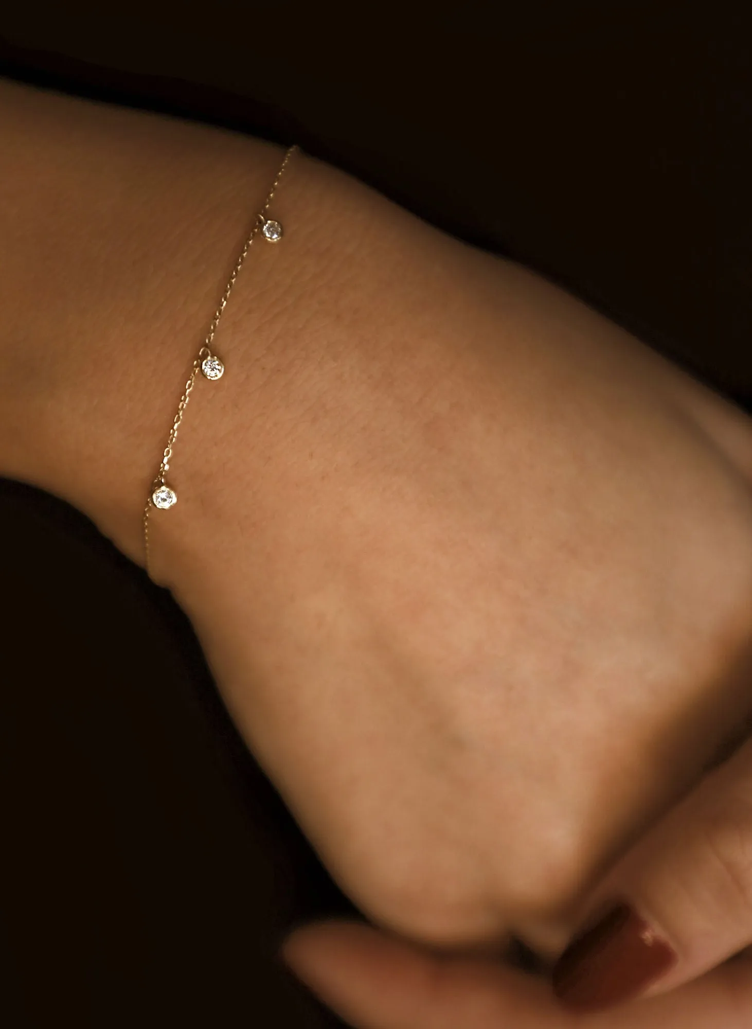 Alexa Fine Jewelry | Dangling 18K Gold Bracelet w. Diamonds