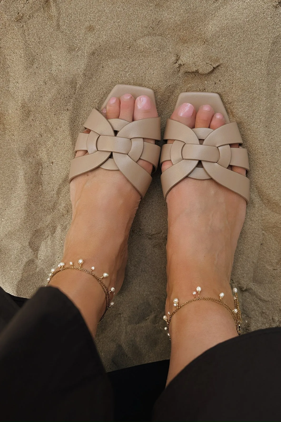 Dainty Pearls Anklet