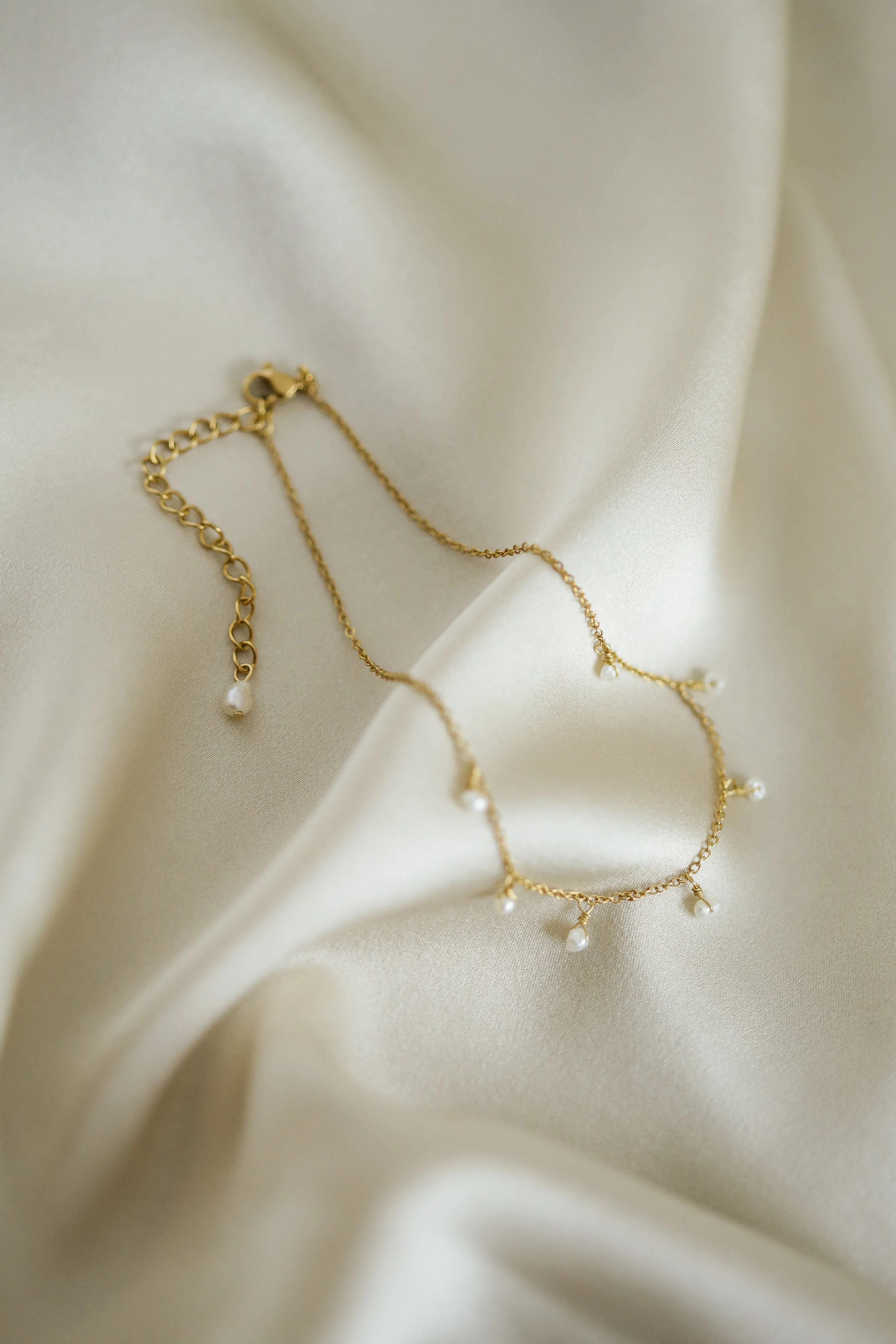 Dainty Pearls Anklet