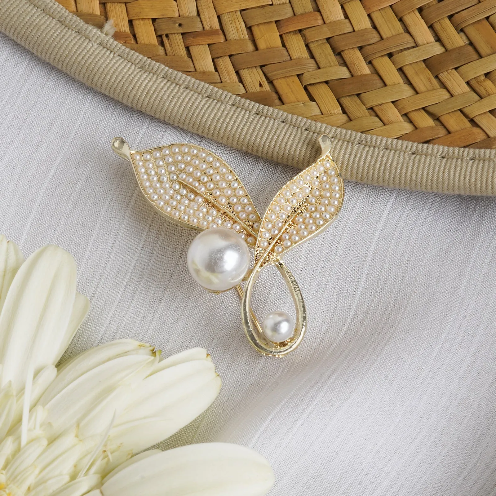 Dream Dust Pearl Brooch