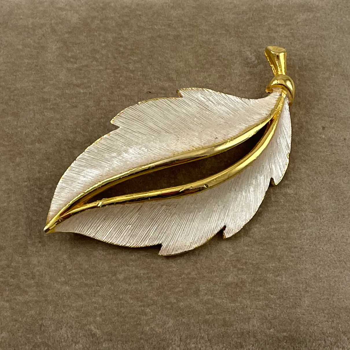 JJ Leaf Gold White Enamel Brooch