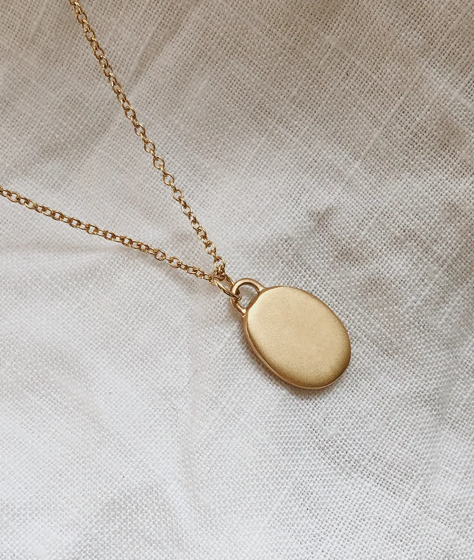 Oval Pendant necklace