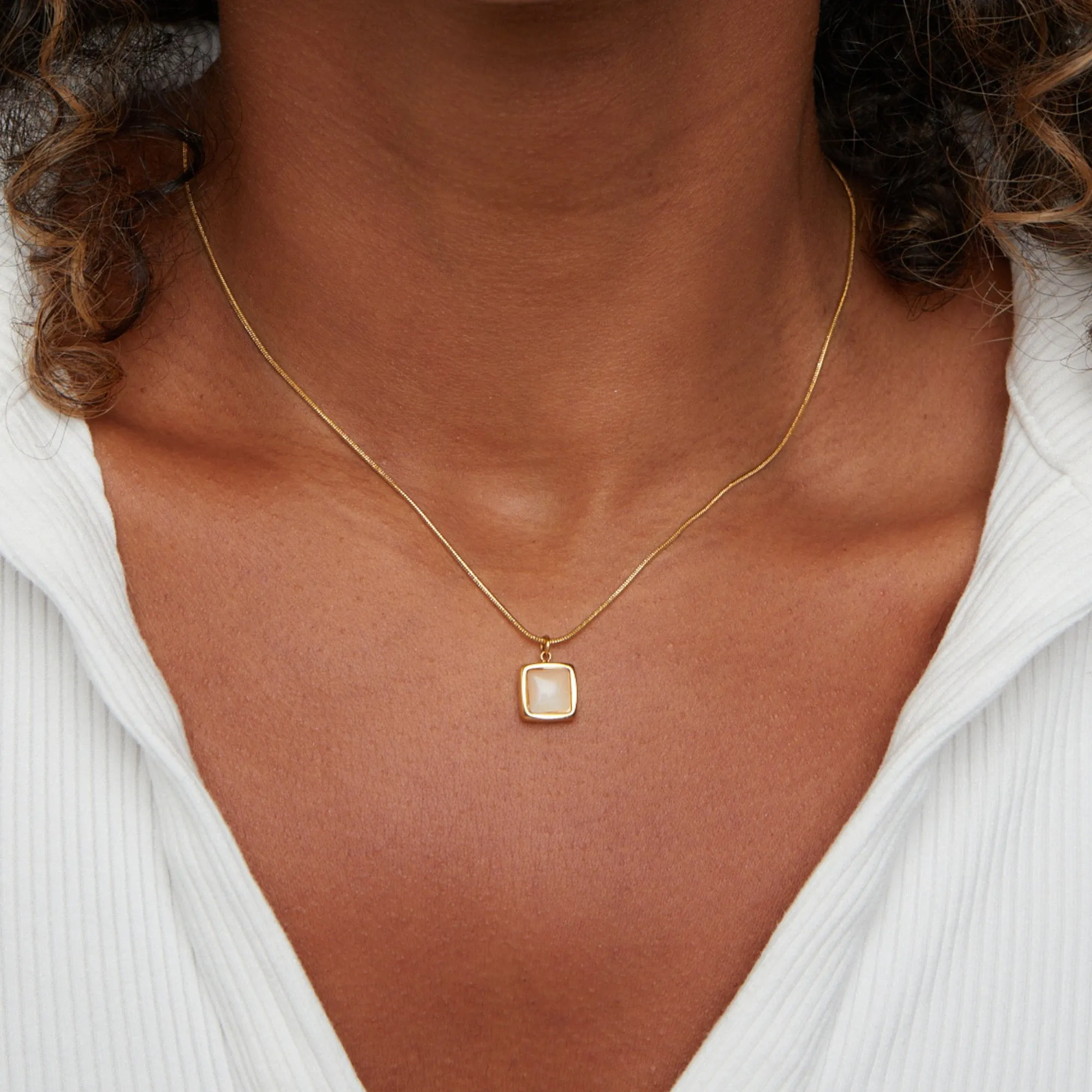 Riva Moonstone Pendant Necklace