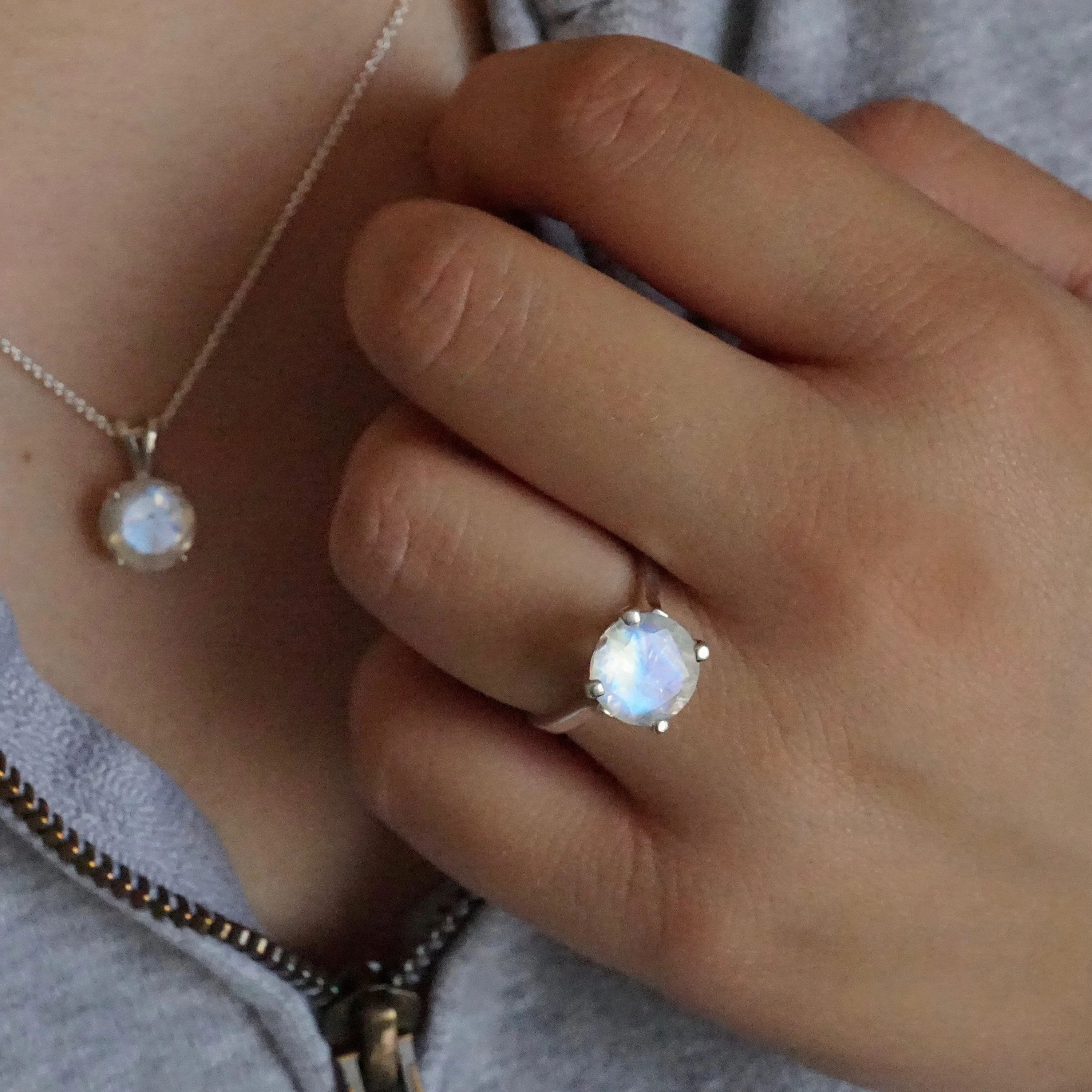 Silver Moonstone Ring - Moonstone Gemstone Ring - Rainbow Moonstone Silver Ring